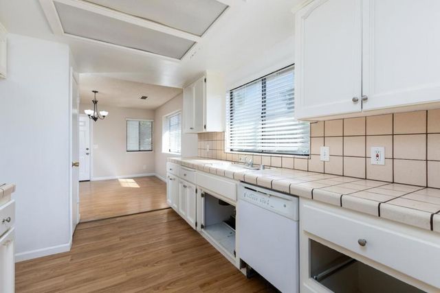 377 W Alluvial Avenue, Pinedale, CA 93650