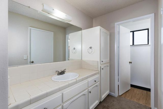 377 W Alluvial Avenue, Pinedale, CA 93650