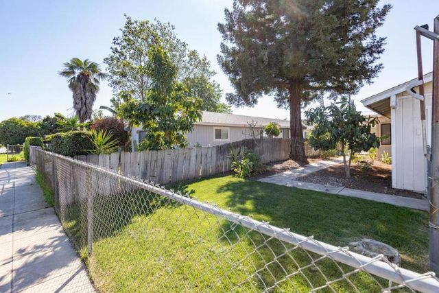 377 W Alluvial Avenue, Pinedale, CA 93650