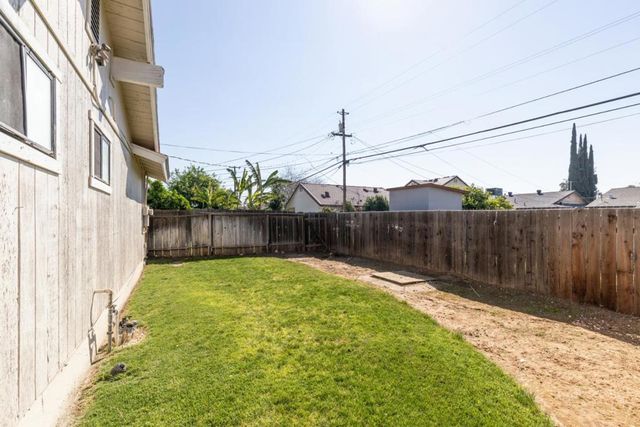 377 W Alluvial Avenue, Pinedale, CA 93650