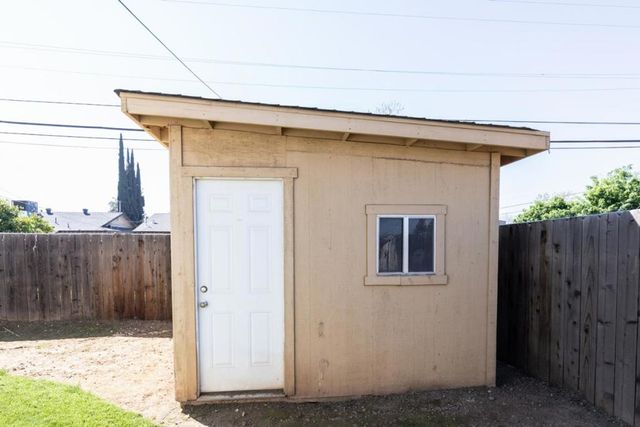 377 W Alluvial Avenue, Pinedale, CA 93650