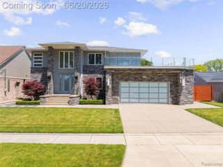 22491 E 10 Mile Road, Saint Clair Shores, MI 48080