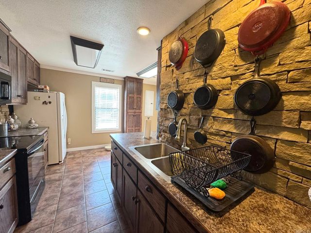 7099 S Hwy 9, Mountain View, AR 72560