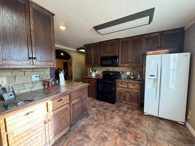 7099 S Hwy 9, Mountain View, AR 72560