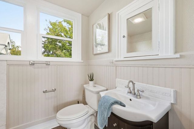 2709 E Illinois Ave, Spokane, WA 99207
