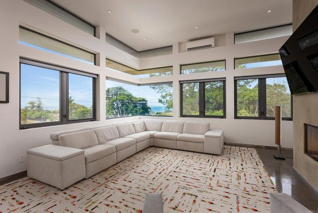 602 Glenmont Dr, Solana Beach, CA 92075