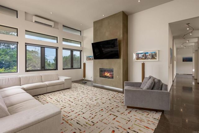 602 Glenmont Dr, Solana Beach, CA 92075