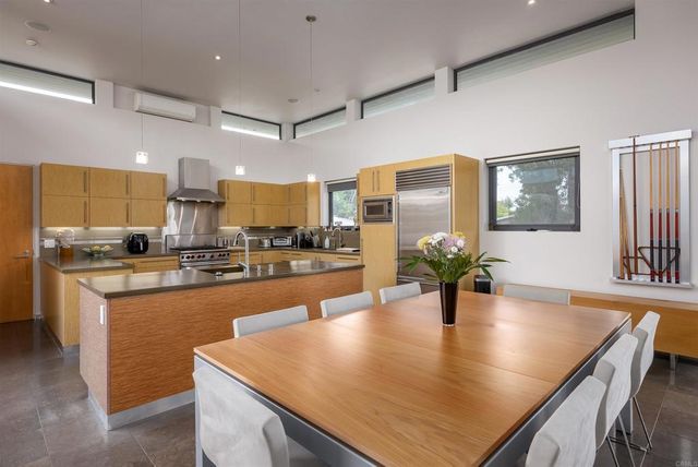 602 Glenmont Dr, Solana Beach, CA 92075