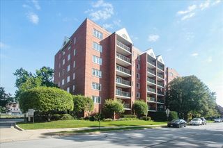 1600 E Thacker Street 706, Des Plaines, IL 60016