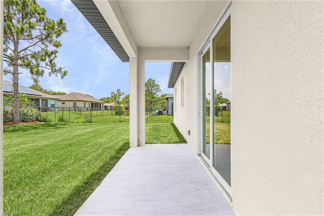 748 Chestnut ST E, Lehigh Acres, FL 33974