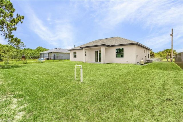748 Chestnut ST E, Lehigh Acres, FL 33974