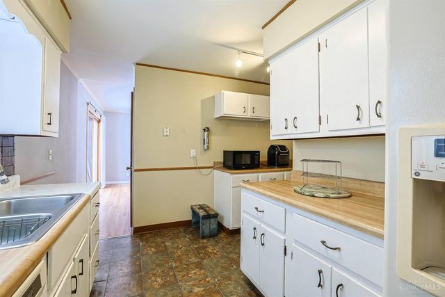 906 Garnoa Drive, Springfield Twp., OH 45231