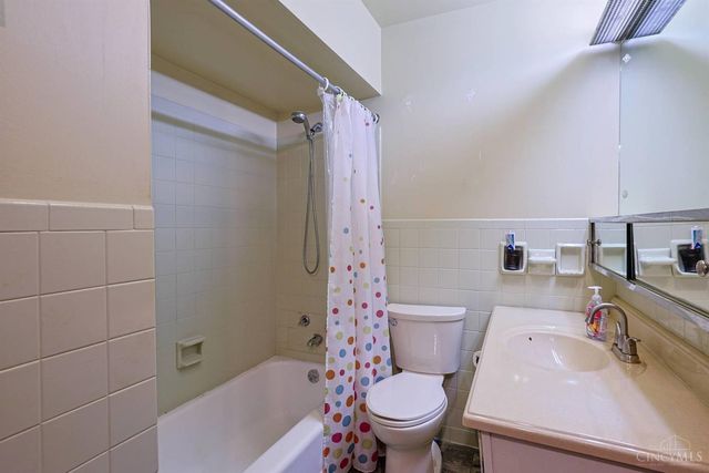 906 Garnoa Drive, Springfield Twp., OH 45231