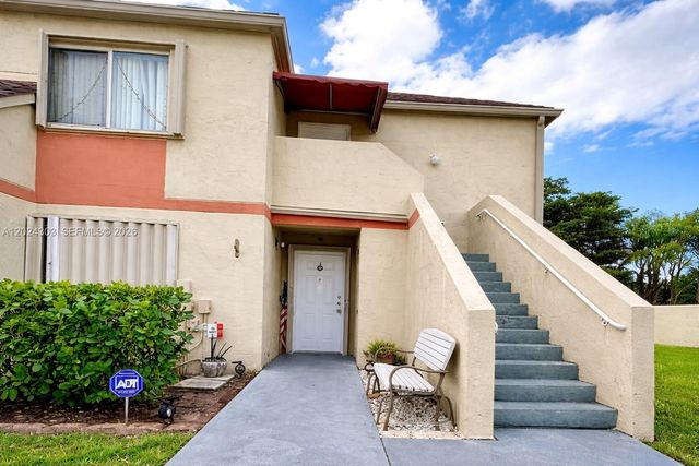 18810 NW 57th Ave 102, Hialeah, FL 33015