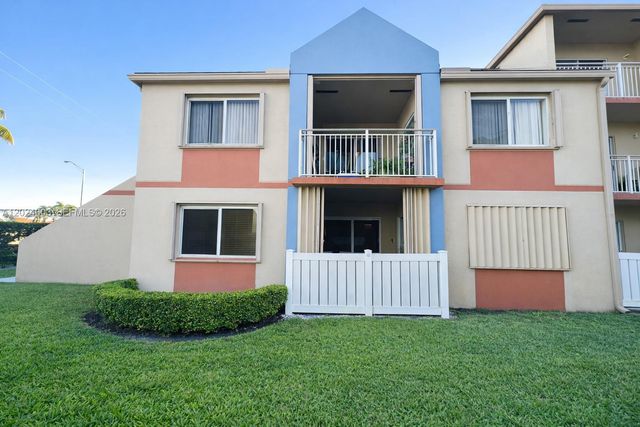18810 NW 57th Ave 102, Hialeah, FL 33015