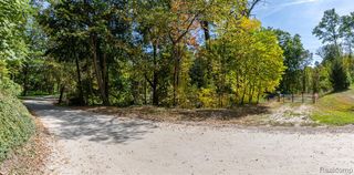 10516 Merrill Drive, Fenton, MI 48430