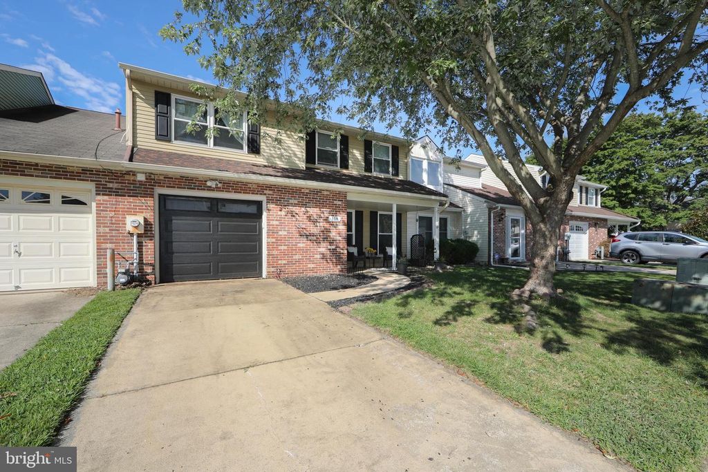 130 BANWELL LN, Mount Laurel, NJ 08054