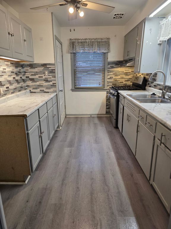 14225 S Wallace Avenue, Riverdale, IL 60827 — photo 2