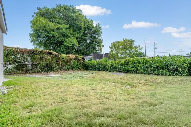 1550 NW 52nd Street, Miami, FL 33142