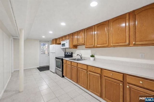 20 Concord Street, Jersey City, NJ 07306