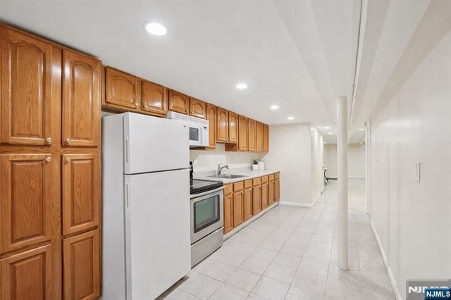 20 Concord Street, Jersey City, NJ 07306