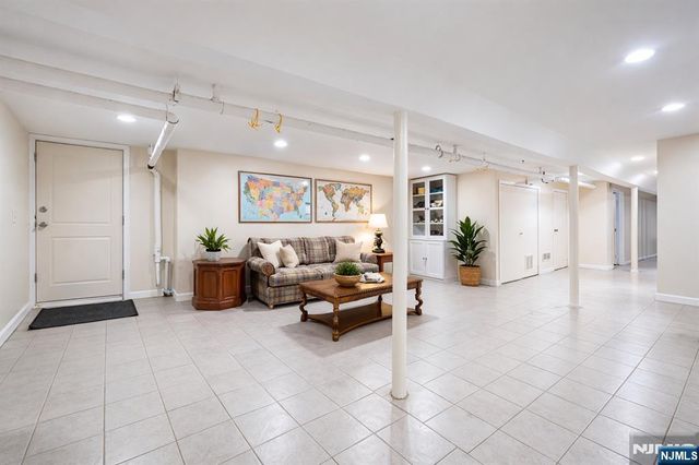 20 Concord Street, Jersey City, NJ 07306