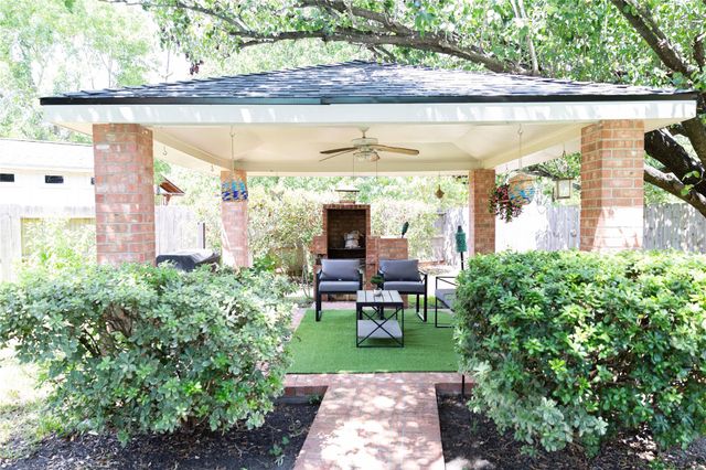 8802 Willacy Court, Houston, TX 77064