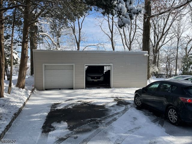 95 Hillside Ave, Livingston Twp., NJ 07039