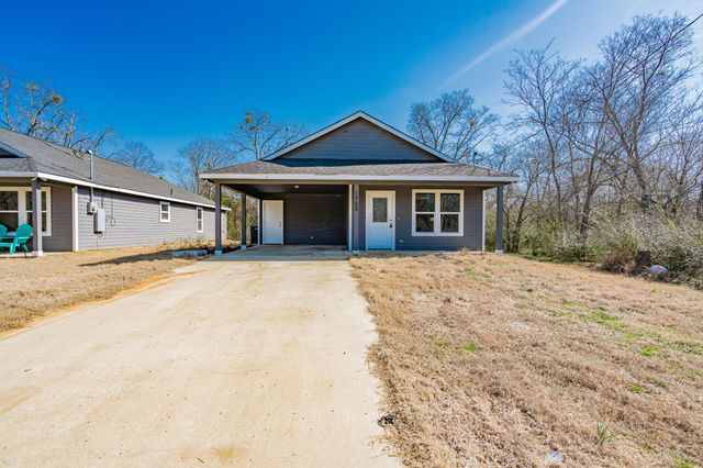 1702 Clark Street, Commerce, TX 75428