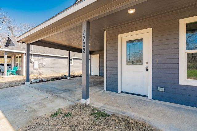 1702 Clark Street, Commerce, TX 75428