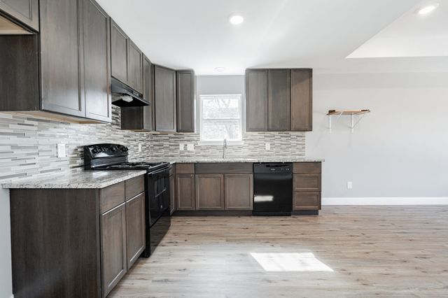 1702 Clark Street, Commerce, TX 75428