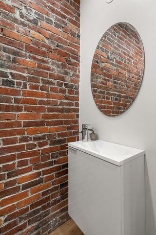 22 Kenilworth St, Boston, MA 02119