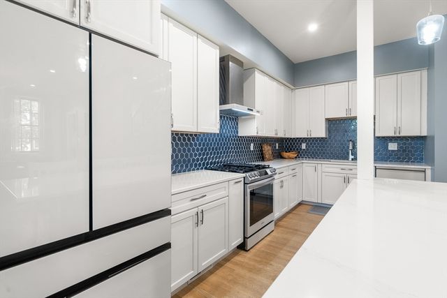 22 Kenilworth St, Boston, MA 02119