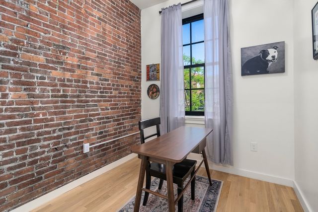 22 Kenilworth St, Boston, MA 02119