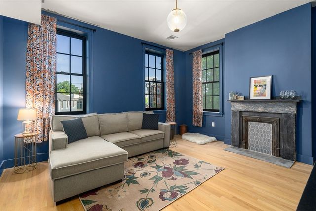22 Kenilworth St, Boston, MA 02119
