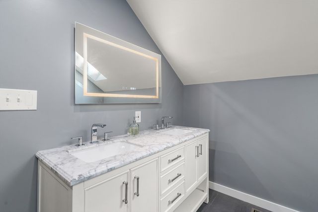 22 Kenilworth St, Boston, MA 02119