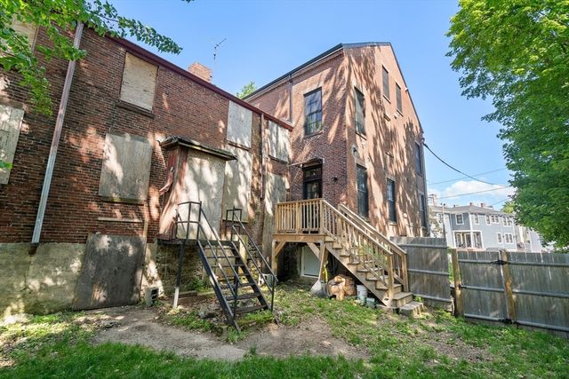 22 Kenilworth St, Boston, MA 02119