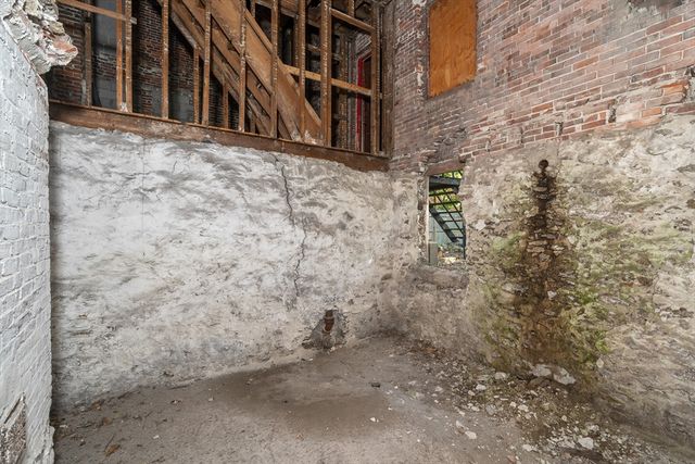 22 Kenilworth St, Boston, MA 02119
