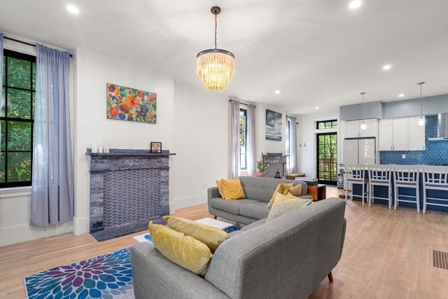 22 Kenilworth St, Boston, MA 02119