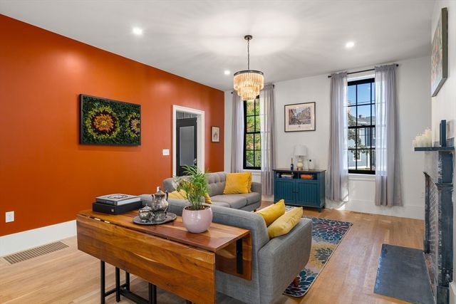 22 Kenilworth St, Boston, MA 02119