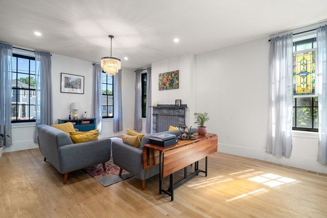 22 Kenilworth St, Boston, MA 02119