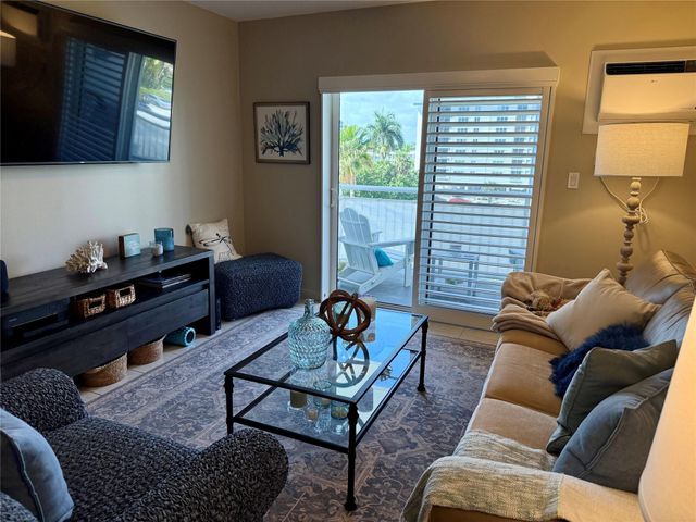 720 Orton 404, Fort Lauderdale, FL 33304