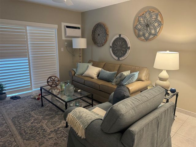 720 Orton 404, Fort Lauderdale, FL 33304