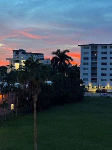 720 Orton 404, Fort Lauderdale, FL 33304