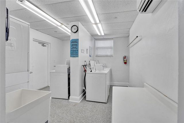 720 Orton 404, Fort Lauderdale, FL 33304