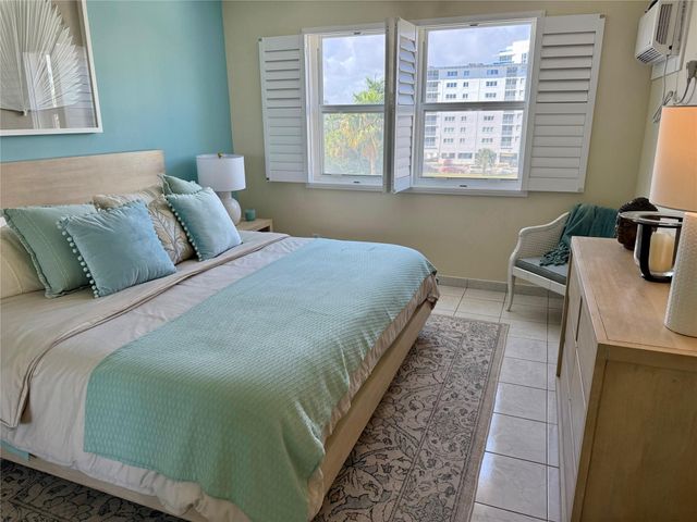 720 Orton 404, Fort Lauderdale, FL 33304