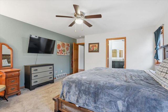 W9072 Hilltop Road, Portage, WI 53901