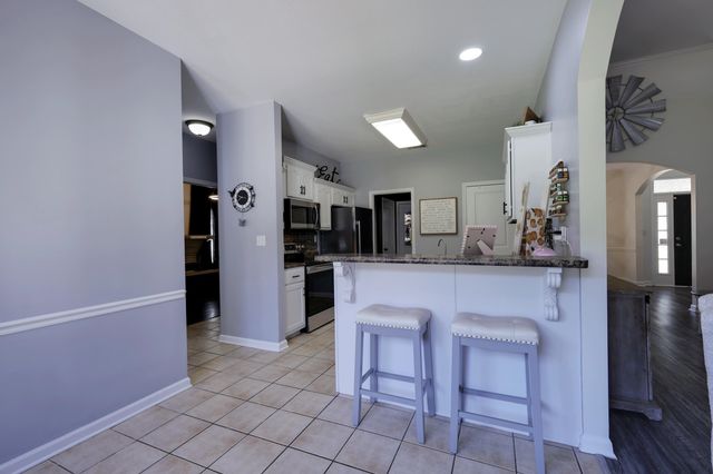 40 AUSTIN DR, Oakland, TN 38060