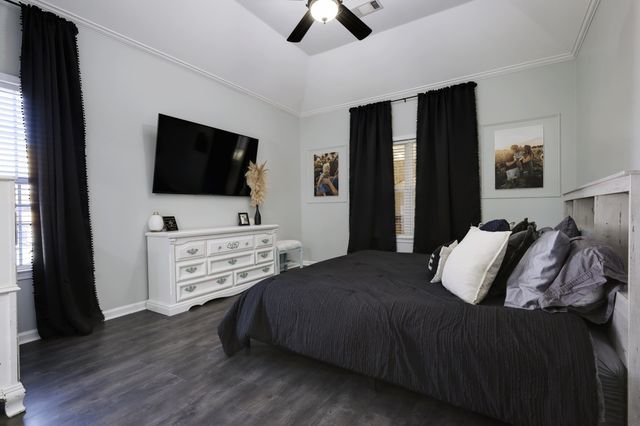 40 AUSTIN DR, Oakland, TN 38060