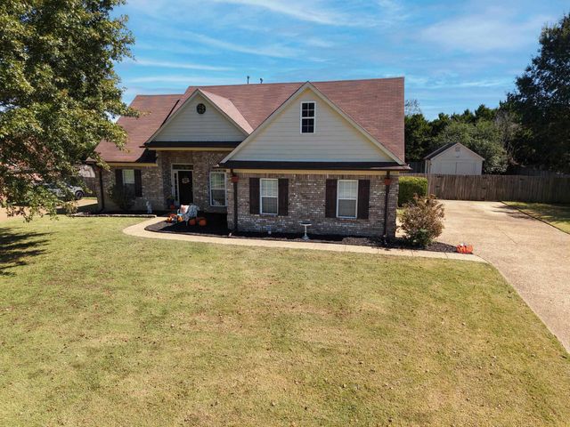 40 AUSTIN DR, Oakland, TN 38060